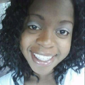 Meet your Posher, Kendra